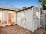 https://images.listonce.com.au/custom/160x/listings/139-pickles-street-port-melbourne-vic-3207/052/01090052_img_07.jpg?6Ca4ARd1ly8