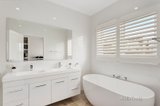 https://images.listonce.com.au/custom/160x/listings/13a-james-avenue-kew-vic-3101/146/00400146_img_06.jpg?oQq7NhCgUQg