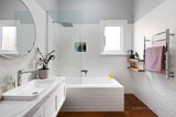https://images.listonce.com.au/custom/160x/listings/14-agnes-street-thornbury-vic-3071/835/01724835_img_04.jpg?FI6iPL1CKGM