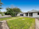 https://images.listonce.com.au/custom/160x/listings/14-alexandra-ave-avenue-geelong-vic-3220/976/01585976_img_24.jpg?EEoH8qfWEMM