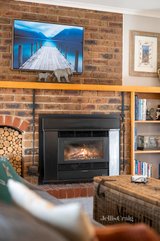 https://images.listonce.com.au/custom/160x/listings/14-bella-vista-way-lilydale-vic-3140/172/01683172_img_05.jpg?yt-X90IfHQw