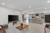 https://images.listonce.com.au/custom/160x/listings/14-bingley-avenue-notting-hill-vic-3168/909/01596909_img_03.jpg?XDDaJRPIsDI