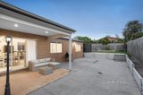 https://images.listonce.com.au/custom/160x/listings/14-bingley-avenue-notting-hill-vic-3168/909/01596909_img_11.jpg?Ish97YlNq9g