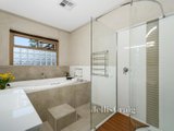 https://images.listonce.com.au/custom/160x/listings/14-blackwood-drive-wonga-park-vic-3115/925/00970925_img_09.jpg?m0Las1RSgS4