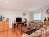 https://images.listonce.com.au/custom/160x/listings/14-blueberry-road-mooroolbark-vic-3138/029/01524029_img_06.jpg?IVHy4YofYig