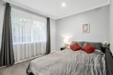 https://images.listonce.com.au/custom/160x/listings/14-blueberry-road-mooroolbark-vic-3138/169/01562169_img_07.jpg?Bpgm0TFaeNI