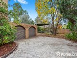 https://images.listonce.com.au/custom/160x/listings/14-bulga-street-mooroolbark-vic-3138/981/01524981_img_15.jpg?OS_EGTTZR_g