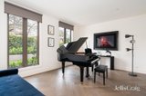 https://images.listonce.com.au/custom/160x/listings/14-carson-street-kew-vic-3101/327/01811327_img_09.jpg?2tCBKlTPx7w