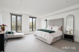 https://images.listonce.com.au/custom/160x/listings/14-carson-street-kew-vic-3101/327/01811327_img_17.jpg?vDgreP1Mkcg