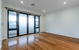 https://images.listonce.com.au/custom/160x/listings/14-chivalry-avenue-glen-waverley-vic-3150/060/01597060_img_07.jpg?8o2nJyAR0Vw