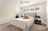 https://images.listonce.com.au/custom/160x/listings/14-cinnamon-drive-lake-gardens-vic-3355/119/01771119_img_10.jpg?wpDiCrtdIBg