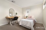 https://images.listonce.com.au/custom/160x/listings/14-cinnamon-drive-lake-gardens-vic-3355/119/01771119_img_12.jpg?gVdbqKR700Q