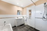 https://images.listonce.com.au/custom/160x/listings/14-clubpoint-drive-chirnside-park-vic-3116/961/01632961_img_07.jpg?EWe-FWwrtRs