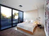 https://images.listonce.com.au/custom/160x/listings/14-cruikshank-street-port-melbourne-vic-3207/415/01087415_img_08.jpg?5LrwGTNwH2A