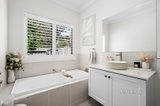 https://images.listonce.com.au/custom/160x/listings/14-earlswood-place-lilydale-vic-3140/709/01594709_img_09.jpg?qNuVQZx3IZM