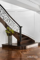 https://images.listonce.com.au/custom/160x/listings/14-elliott-avenue-balwyn-vic-3103/841/01748841_img_26.jpg?HCfv93CLmUY