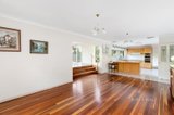 https://images.listonce.com.au/custom/160x/listings/14-erinne-court-st-helena-vic-3088/081/01622081_img_04.jpg?7hHVXJl7ods