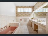 https://images.listonce.com.au/custom/160x/listings/14-farquharson-street-mount-waverley-vic-3149/071/01934071_img_04.jpg?k5VbIcK-Z74
