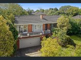 https://images.listonce.com.au/custom/160x/listings/14-farquharson-street-mount-waverley-vic-3149/071/01934071_img_15.jpg?sJsvOJBcKTE