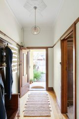 https://images.listonce.com.au/custom/160x/listings/14-fraser-street-ormond-vic-3204/160/00933160_img_02.jpg?w1J4Bic4EDE