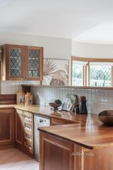 https://images.listonce.com.au/custom/160x/listings/14-glenbrook-avenue-malvern-east-vic-3145/556/01556556_img_06.jpg?aKdnoGnDaZI