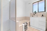 https://images.listonce.com.au/custom/160x/listings/14-glenola-road-chelsea-vic-3196/353/01954353_img_02.jpg?sRqJANUSlQk