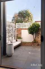 https://images.listonce.com.au/custom/160x/listings/14-groom-street-clifton-hill-vic-3068/656/01943656_img_11.jpg?ARbSSLrtydo