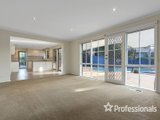 https://images.listonce.com.au/custom/160x/listings/14-grose-court-croydon-hills-vic-3136/789/01525789_img_05.jpg?b-1kR729wZA