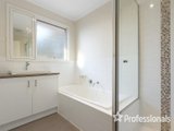 https://images.listonce.com.au/custom/160x/listings/14-grose-court-croydon-hills-vic-3136/789/01525789_img_12.jpg?SWHUFrWYNbQ