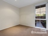 https://images.listonce.com.au/custom/160x/listings/14-grose-court-croydon-hills-vic-3136/789/01525789_img_13.jpg?osgkAH9hhQ4