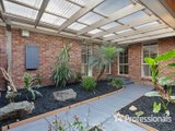 https://images.listonce.com.au/custom/160x/listings/14-grose-court-croydon-hills-vic-3136/789/01525789_img_15.jpg?zczZTGF57SQ