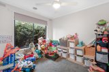 https://images.listonce.com.au/custom/160x/listings/14-hermitage-avenue-mount-clear-vic-3350/920/01578920_img_12.jpg?b_eWTY56nPs