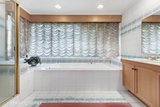 https://images.listonce.com.au/custom/160x/listings/14-highbury-street-balwyn-north-vic-3104/548/01684548_img_12.jpg?DUKovME8sNE