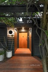 https://images.listonce.com.au/custom/160x/listings/14-hillcrest-avenue-eltham-vic-3095/820/01640820_img_04.jpg?tLcHmS72o88