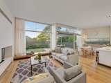 https://images.listonce.com.au/custom/160x/listings/14-howie-street-glen-iris-vic-3146/289/00829289_img_04.jpg?WgL56DIbQdU