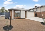 https://images.listonce.com.au/custom/160x/listings/14-josh-street-coldstream-vic-3770/031/01832031_img_01.jpg?omKIrxH6p_8
