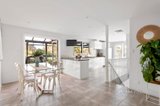 https://images.listonce.com.au/custom/160x/listings/14-kardinia-drive-yallambie-vic-3085/123/01692123_img_03.jpg?Pix5mdQnzTg