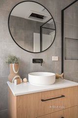 https://images.listonce.com.au/custom/160x/listings/14-lucille-avenue-croydon-south-vic-3136/965/01723965_img_13.jpg?sweebPUeqNc