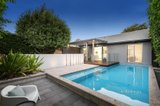 https://images.listonce.com.au/custom/160x/listings/14-lysbeth-street-mckinnon-vic-3204/119/01641119_img_17.jpg?E2yhjYqBTHA