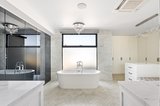 https://images.listonce.com.au/custom/160x/listings/14-madden-street-albert-park-vic-3206/692/01766692_img_02.jpg?dlfpUhX7Ekk