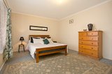 https://images.listonce.com.au/custom/160x/listings/14-mair-street-kyneton-vic-3444/389/00354389_img_05.jpg?YFKCfFiaBhw