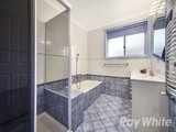 https://images.listonce.com.au/custom/160x/listings/14-mayfair-close-mulgrave-vic-3170/611/01660611_img_08.jpg?i0hi7FkNWUw