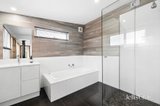 https://images.listonce.com.au/custom/160x/listings/14-mcmahons-road-glenlyon-vic-3461/236/01956236_img_06.jpg?YfOkWoX_TpI