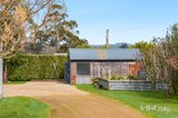 https://images.listonce.com.au/custom/160x/listings/14-mcmahons-road-glenlyon-vic-3461/236/01956236_img_13.jpg?fkj4HK3Y_3A
