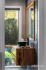 https://images.listonce.com.au/custom/160x/listings/14-moonrise-place-mornington-vic-3931/397/01979397_img_14.jpg?1DQ6pJ2l34k