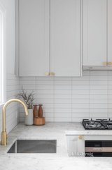https://images.listonce.com.au/custom/160x/listings/14-murray-street-prahran-vic-3181/480/01929480_img_04.jpg?PYbYGmucIOw