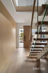 https://images.listonce.com.au/custom/160x/listings/14-northcote-street-northcote-vic-3070/661/01931661_img_15.jpg?KM6W7kTv1cY