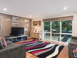 https://images.listonce.com.au/custom/160x/listings/14-old-kent-road-mooroolbark-vic-3138/721/01524721_img_08.jpg?msq5xeWJBmk