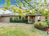 https://images.listonce.com.au/custom/160x/listings/14-old-kent-road-mooroolbark-vic-3138/721/01524721_img_20.jpg?QGd0zC4ztXs