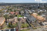 https://images.listonce.com.au/custom/160x/listings/14-osburn-avenue-balwyn-north-vic-3104/651/01969651_img_13.jpg?5sOCl_IC04M